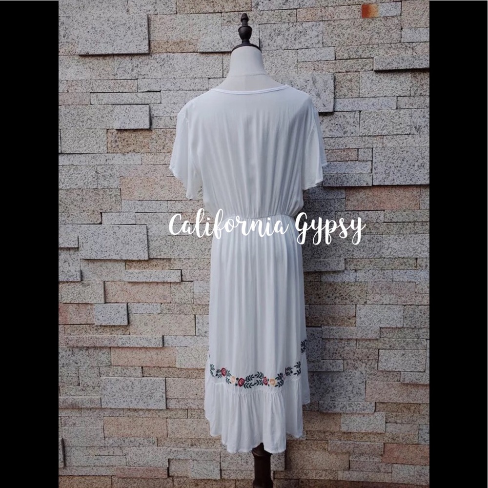 Western Boho Gypsy Embroidered Midi Dress - Picture 5 of 8